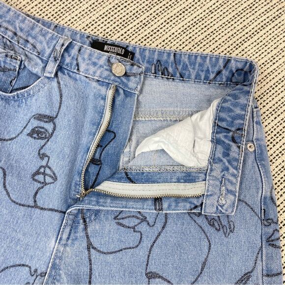 Missguided Faces Line Art Print High Rise Tapered Mom Jeans Blue 4P Petite - Picture 8 of 13